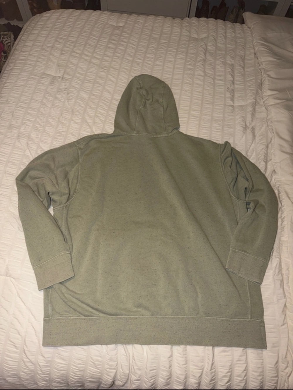 Nike Men’s Sage Green Pullover Hoodie - Picture 4 of 5
